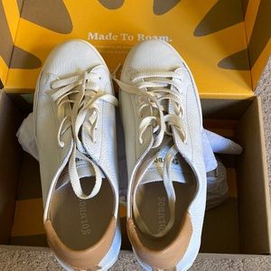 White leather soludos shoes size 8.5. Never worn